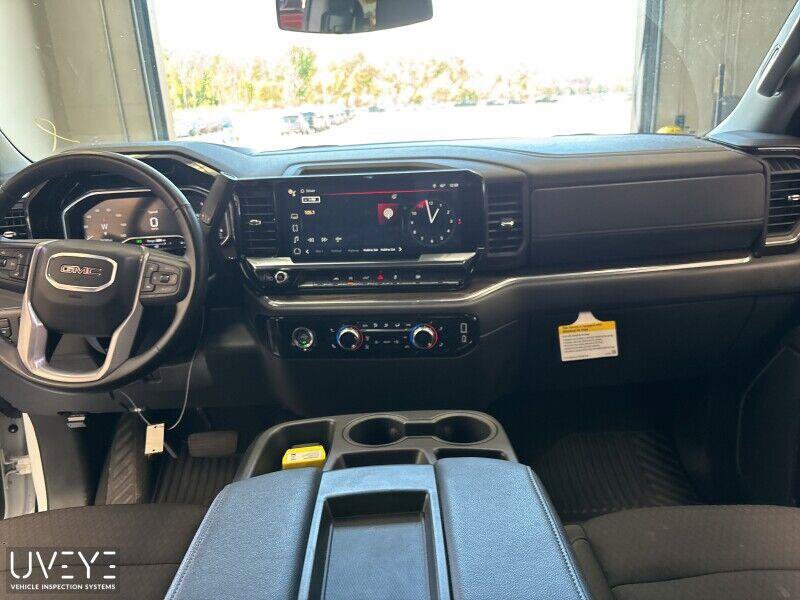 Used 2024 GMC Sierra 1500 Elevation AWD/4WD image 5
