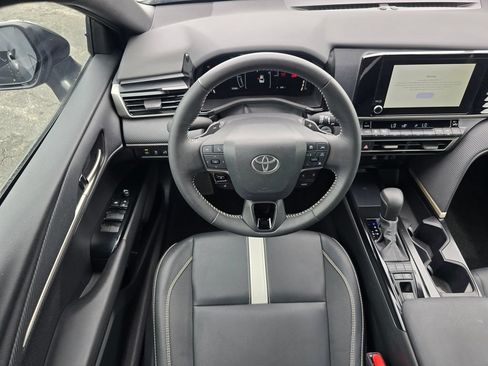 Used 2025 Toyota Camry SE FWD image 23