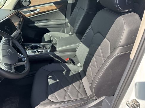 Used 2025 Volkswagen Atlas SE image 5