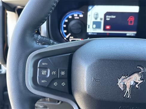 Used 2023 Ford Bronco Badlands image 24