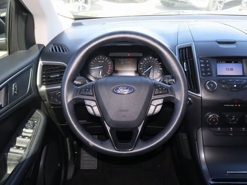 Used 2019 Ford Edge SE image 15