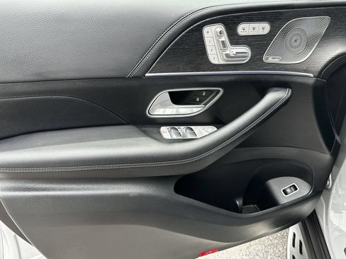 Certified 2024 Mercedes-Benz GLS 580 4MATIC image 11