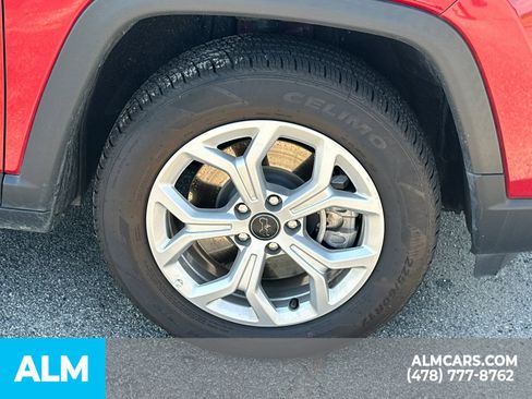 Used 2025 Jeep Compass Latitude AWD/4WD image 14
