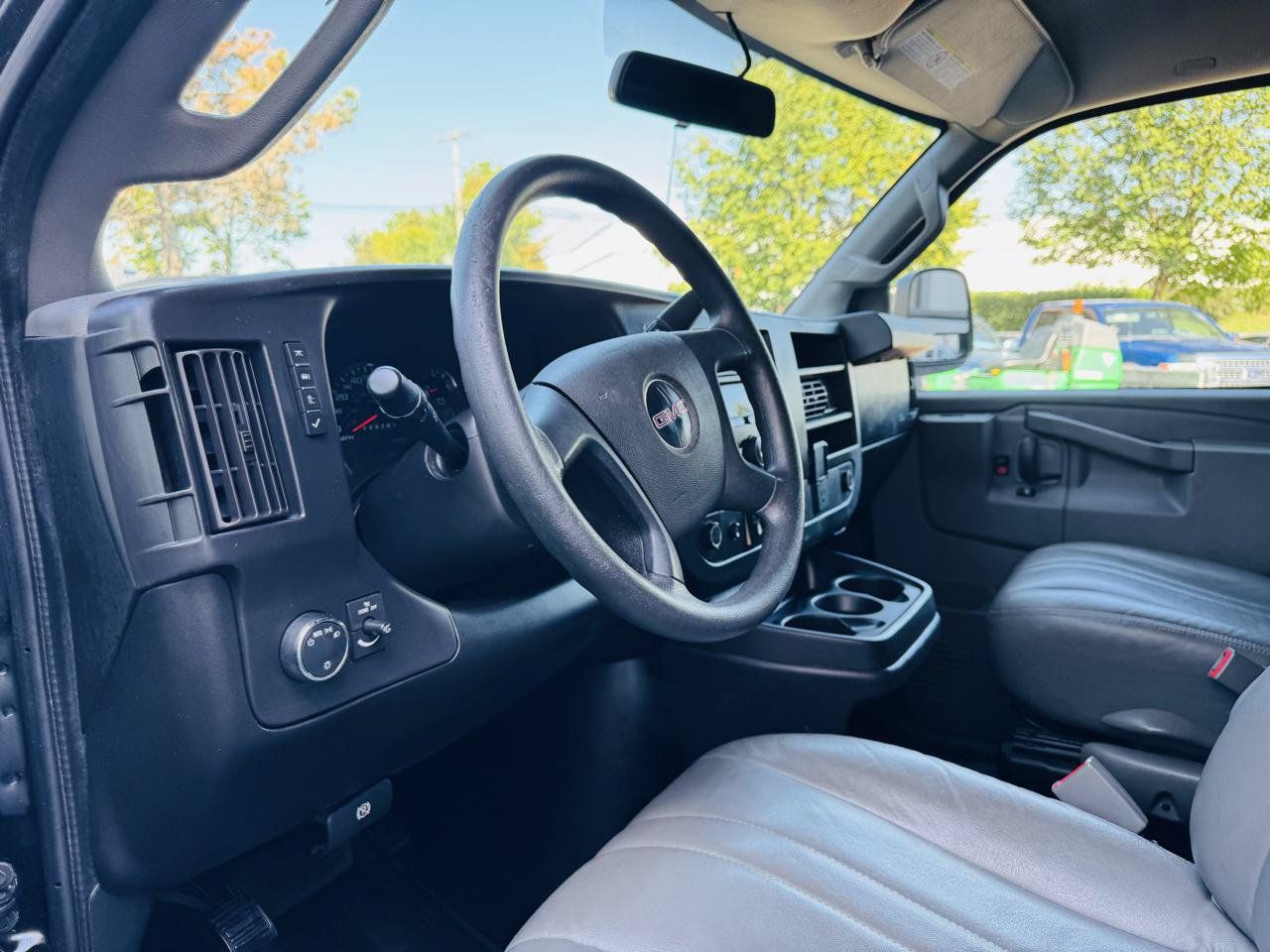 Used 2020 GMC Savana 2500 RWD image 30