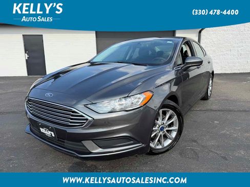 Used 2017 Ford Fusion SE FWD image 1