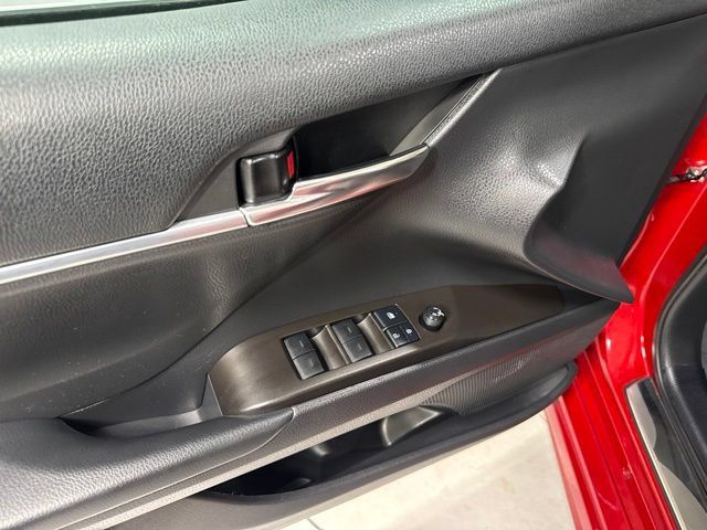 Used 2021 Toyota Camry SE AWD/4WD image 11