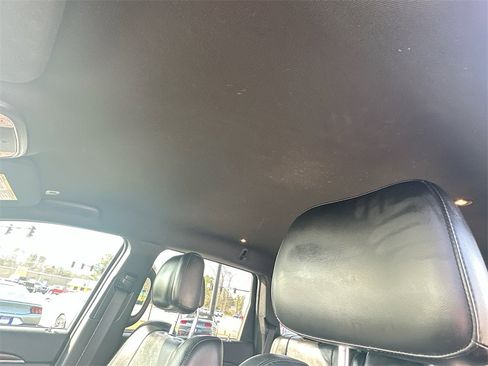 Used 2018 Jeep Grand Cherokee Limited image 11