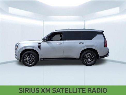Used 2025 Nissan Armada SL RWD image 2