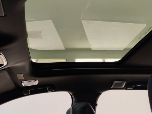 New 2026 Cadillac Vistiq Luxury w/ LPO, Floor Liner Package image 15