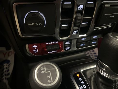 Used 2024 Jeep Wrangler Unlimited Rubicon w/ Convenience Group image 14