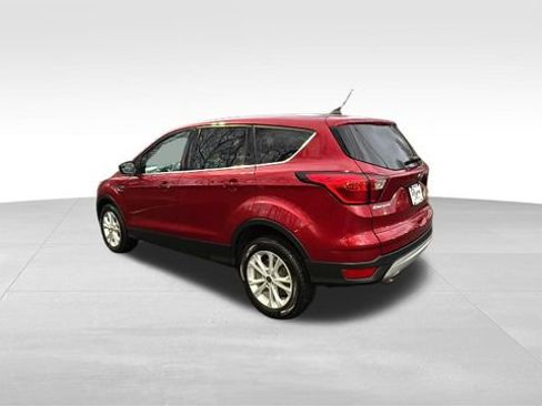 Used 2019 Ford Escape SE image 5