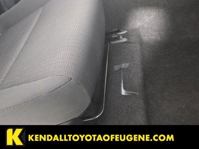 Used 2025 Toyota Prius LE FWD image 28