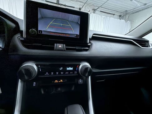 Certified 2023 Toyota RAV4 LE AWD/4WD image 14