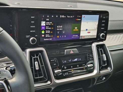 Used 2022 Kia Sorento S FWD image 14