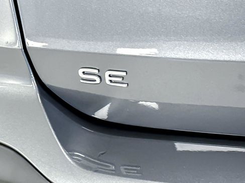 New 2026 Volkswagen Taos SE image 25