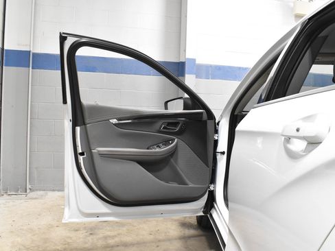 Used 2019 Chevrolet Impala LT image 11