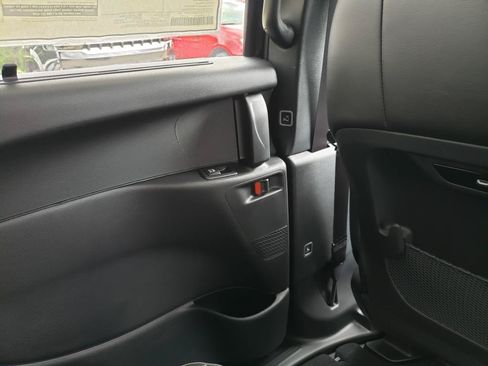 New 2026 Chrysler Pacifica Select AWD/4WD image 19