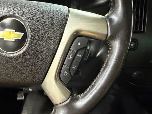Used 2017 Chevrolet Express 2500 RWD image 14