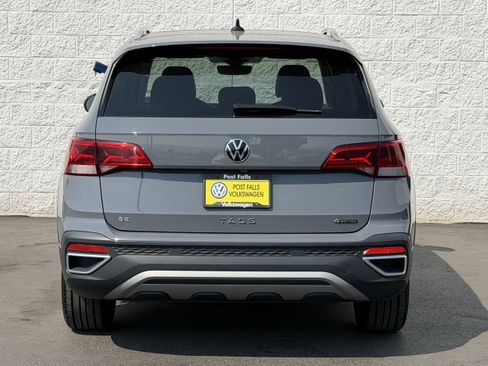 Used 2023 Volkswagen Taos SE w/ Panoramic Sunroof Package AWD/4WD image 6