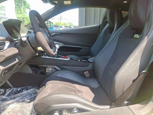 Used 2025 Lotus Emira RWD image 13