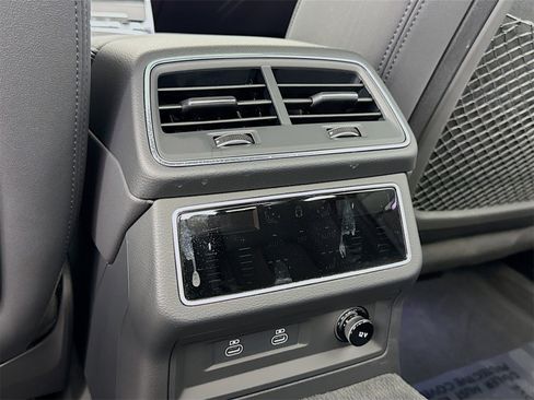 Used 2025 Audi A6 Premium Plus w/ Premium Plus Package image 27