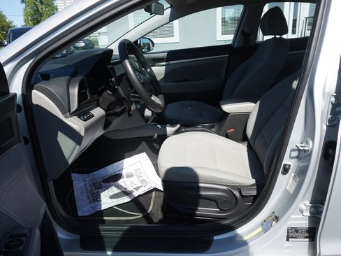Used 2019 Hyundai Elantra SEL FWD image 14
