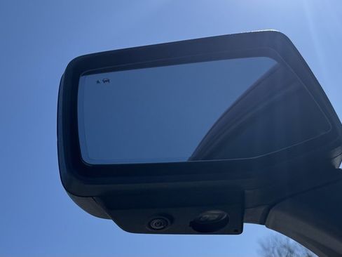 Used 2023 GMC Sierra 1500 AT4 w/ Technology Package image 18