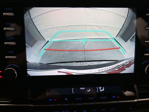 Used 2021 Toyota Sienna XSE w/ XSE Plus Package image 21