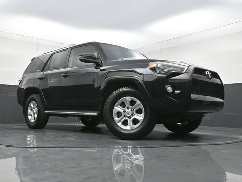Used 2015 Toyota 4Runner SR5 RWD image 23