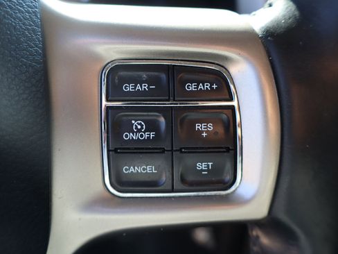Used 2017 RAM 1500 Laramie RWD image 17