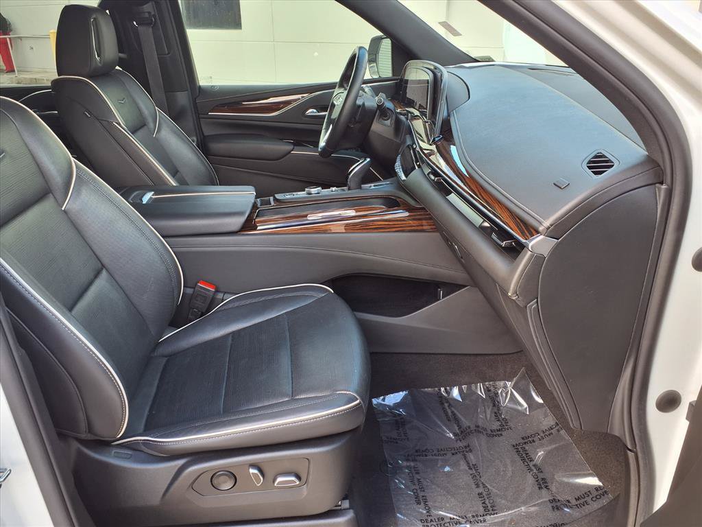 Used 2022 Cadillac Escalade Premium Luxury RWD image 9