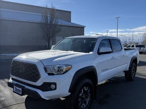 Certified 2021 Toyota Tacoma SR5 image 2