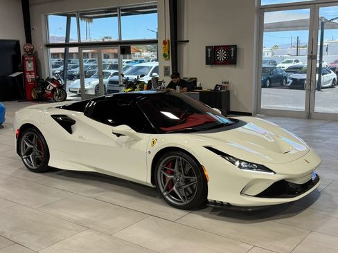 Used 2021 Ferrari F8 Tributo RWD image 23