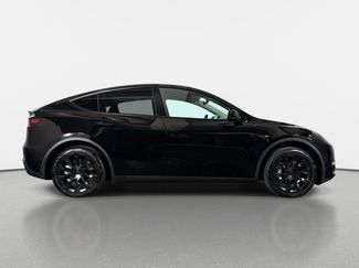 Used 2024 Tesla Model Y Long Range RWD video 2