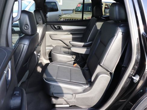 Used 2025 Buick Enclave Preferred AWD/4WD image 12