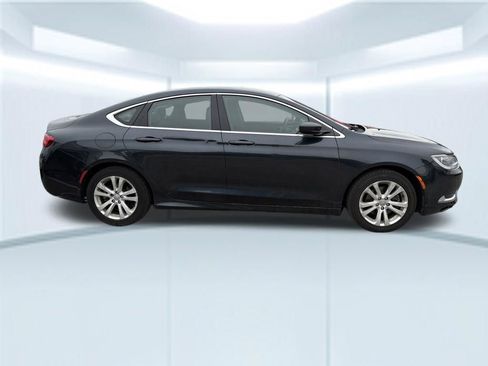 Used 2017 Chrysler 200 Limited Platinum FWD image 10