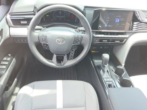 Used 2026 Toyota Camry SE FWD image 24