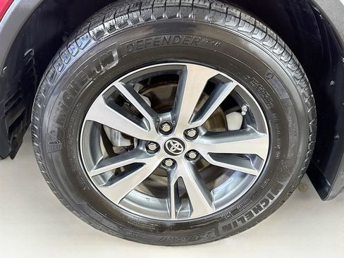 Used 2018 Toyota RAV4 XLE image 38