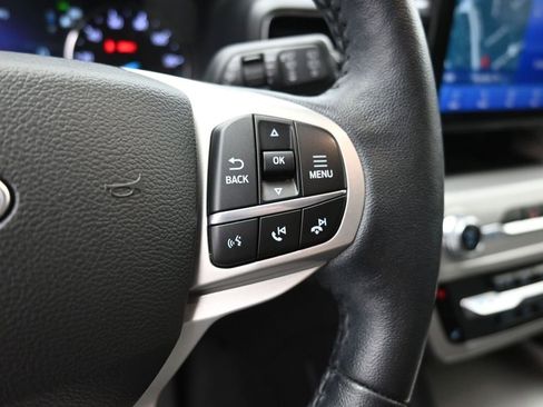 Certified 2022 Ford Explorer XLT w/ Equipment Group 202A image 7