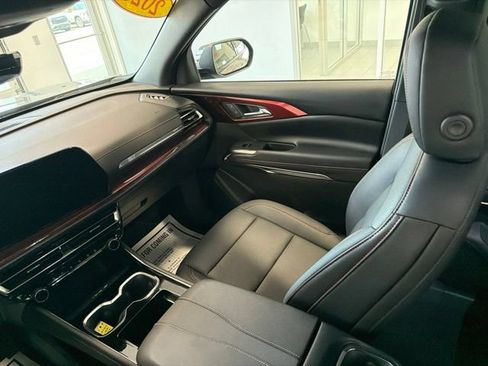 Used 2026 Chevrolet Traverse Z71 AWD/4WD image 30