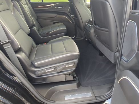 Certified 2021 Cadillac Escalade Premium Luxury AWD/4WD image 26