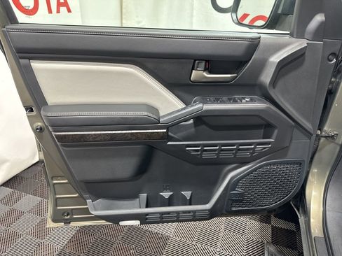 Used 2024 Toyota Tacoma Limited w/ Limited Package (LT) image 22