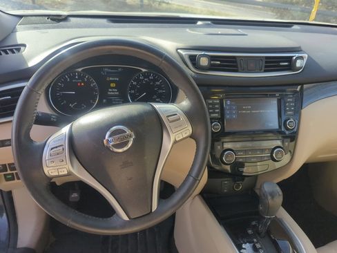 Used 2016 Nissan Rogue SL w/ SL Premium Package image 10