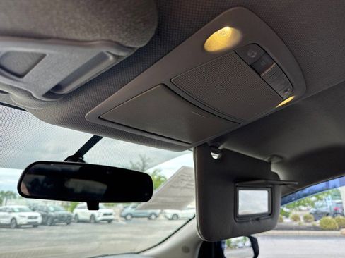 Used 2016 Nissan Sentra SV FWD image 11