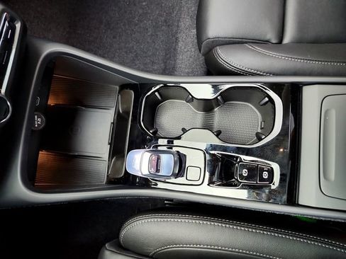New 2026 Volvo XC40 B5 Plus w/ Climate Package AWD/4WD image 22