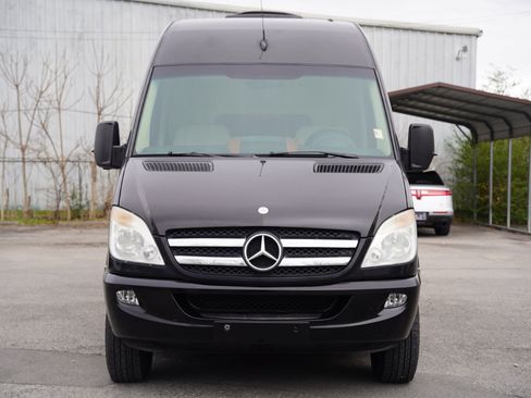 Used 2013 Mercedes-Benz Sprinter 2500 image 3