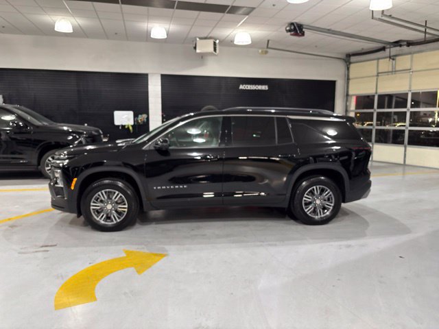 Used 2026 Chevrolet Traverse LT w/ Driver Confidence Package AWD/4WD image 5