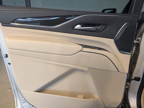 Used 2024 Cadillac Escalade ESV Premium Luxury image 22