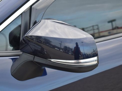 Used 2020 Toyota RAV4 XLE Premium FWD image 4