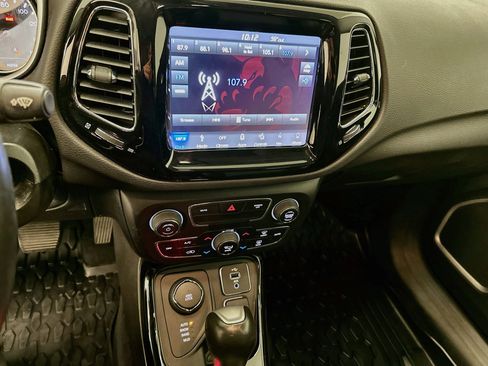 Used 2018 Jeep Compass Limited w/ Navigation Group AWD/4WD image 26